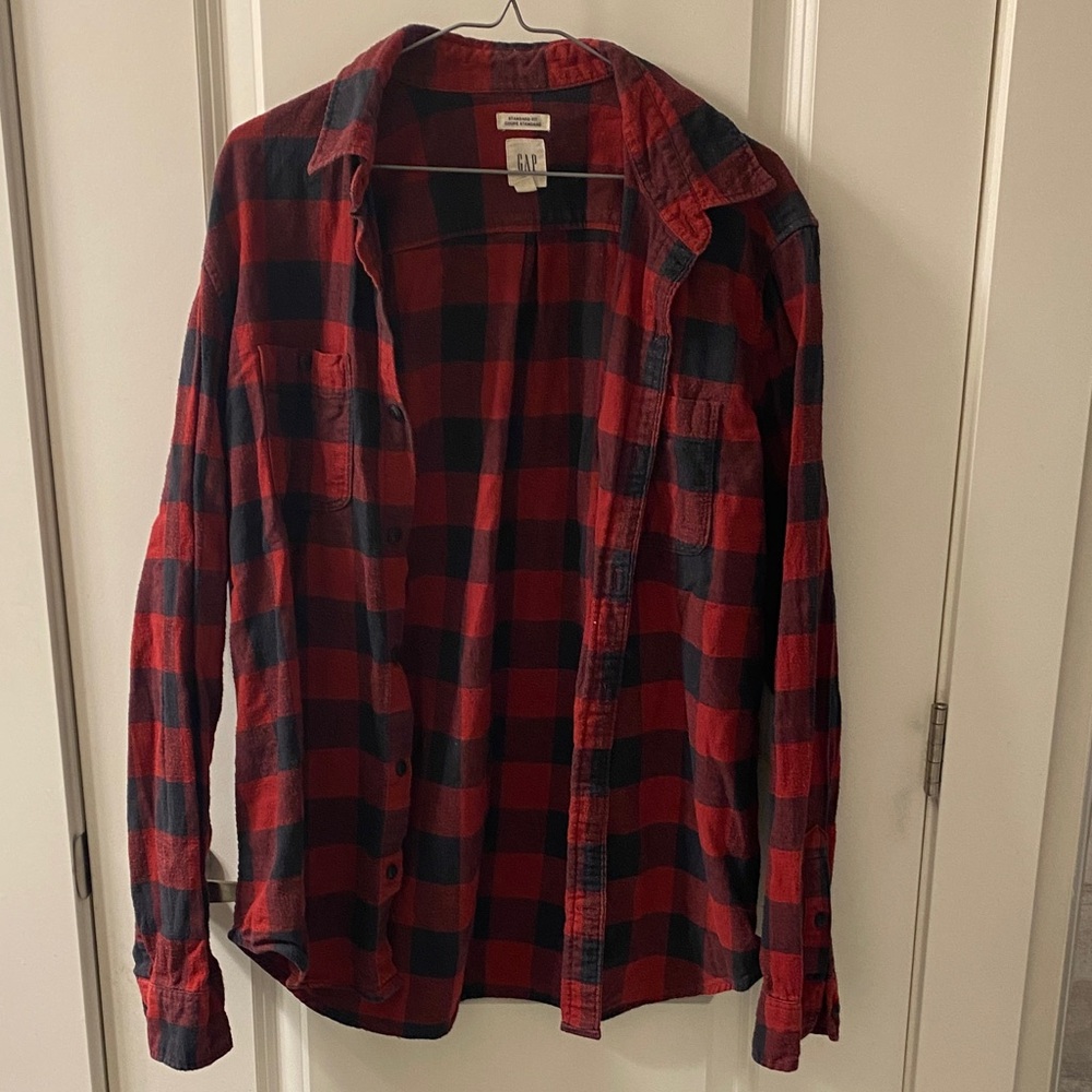 GAP Red and Black Plaid Outdoorsy Hiking to Camping Casual Checkered Shirt